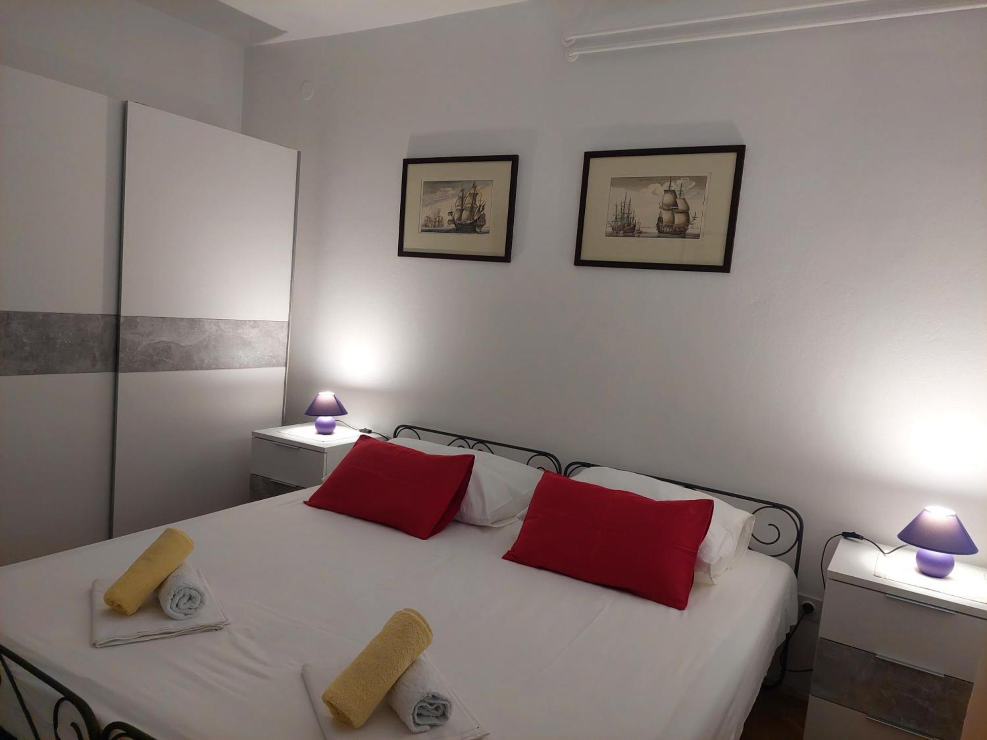 Apartment Roglic Rab Town Exterior photo