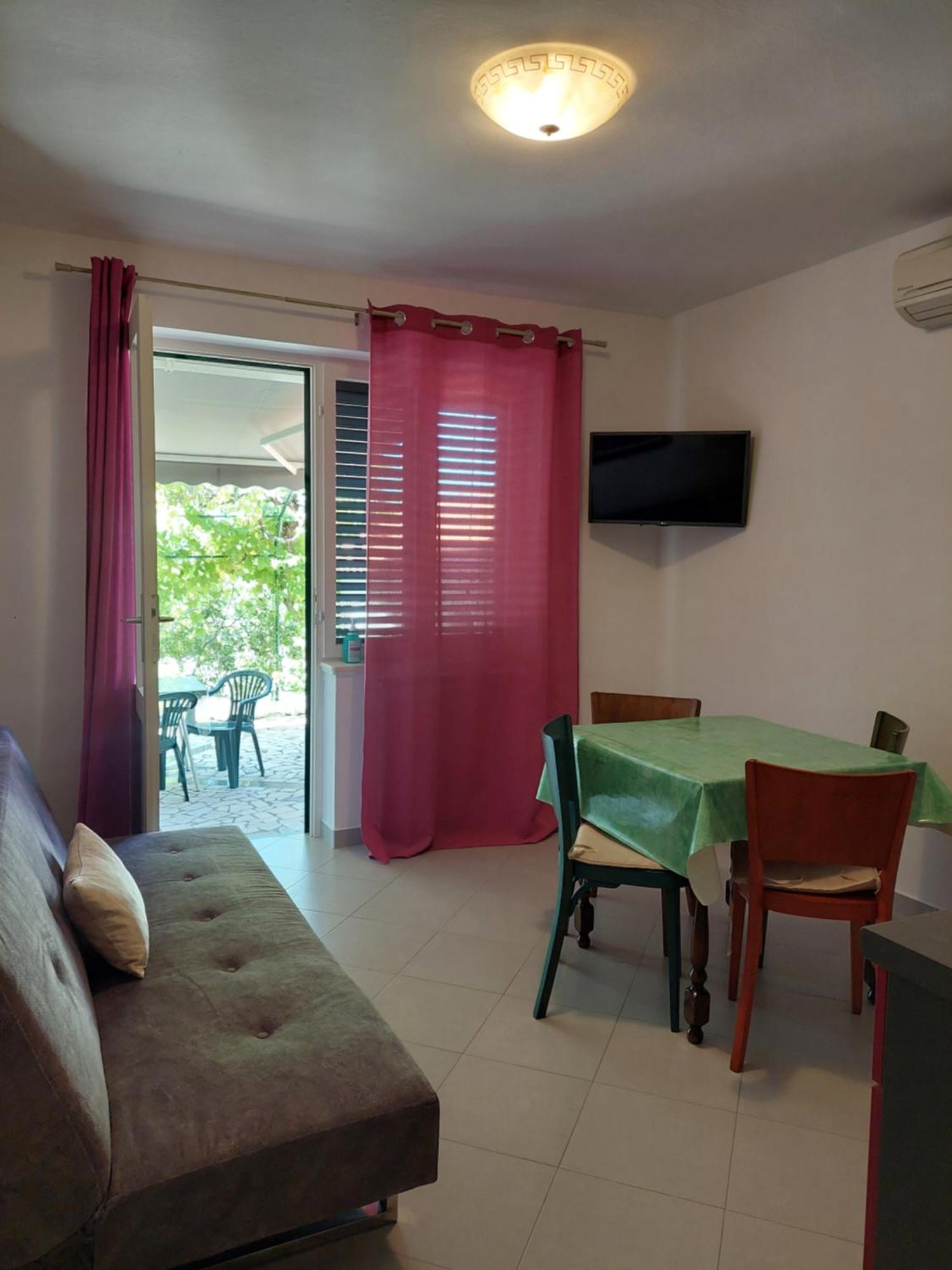 Apartment Roglic Rab Town Exterior photo