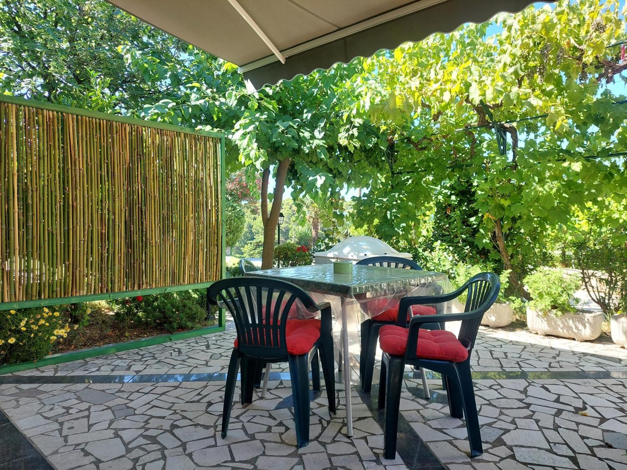 Apartment Roglic Rab Town Exterior photo