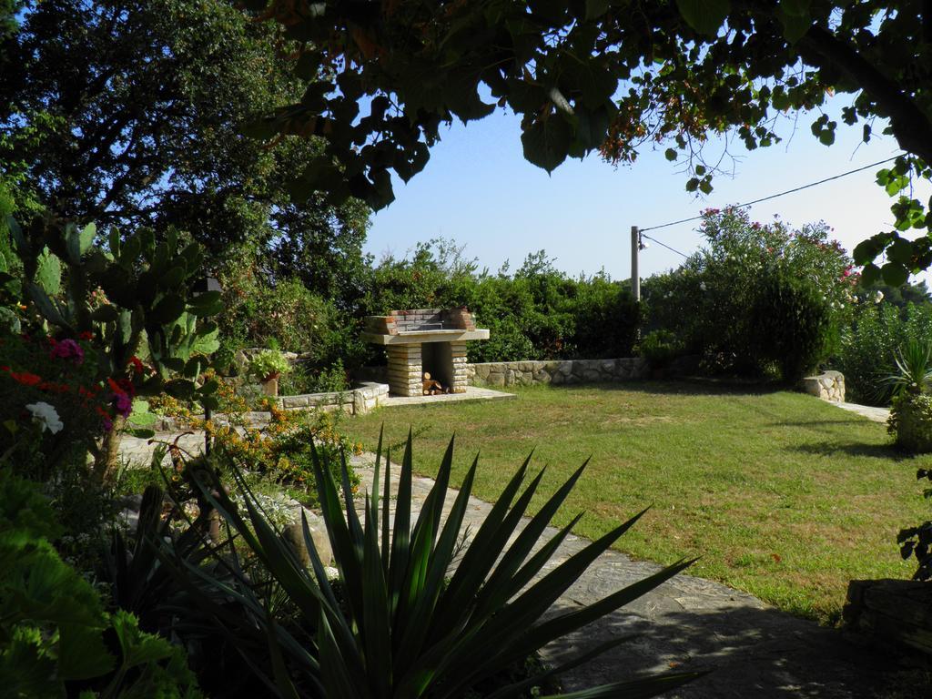 Apartment Roglic Rab Town Exterior photo